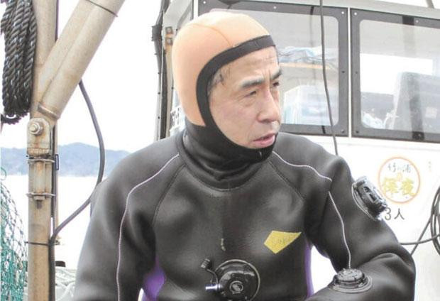 동일본대지진 때 실종된 아내 찾아 10년째 바다 뒤지는 남편