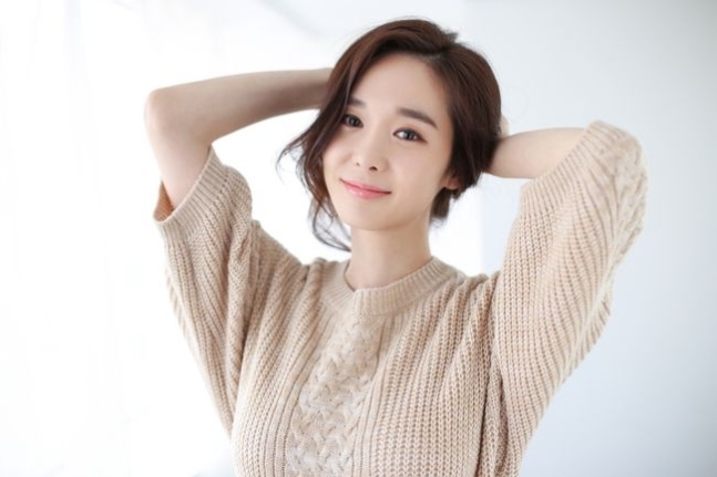 두산, 15일 KT전 광복절 맞아 '독립운동가 후손' 배우 한수연 시구자 초청