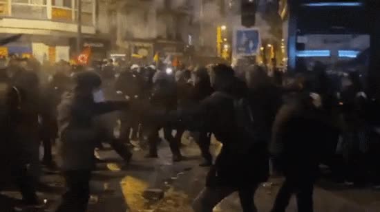 아쉬운 결승전 패배... 프랑스 파리 폭동현장 ㄷㄷ